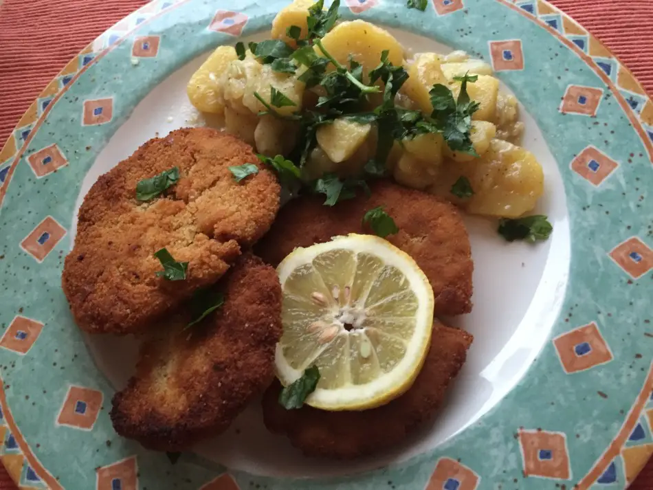 veganes Schnitzel Wiener Art mit Kartoffelsalat