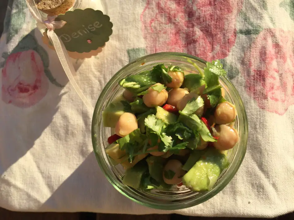 Kichererbsen-Avocado-Salat ohne Tomaten