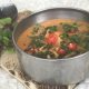 Erdnuss-Suppe mit Gemuese vegan und einfach